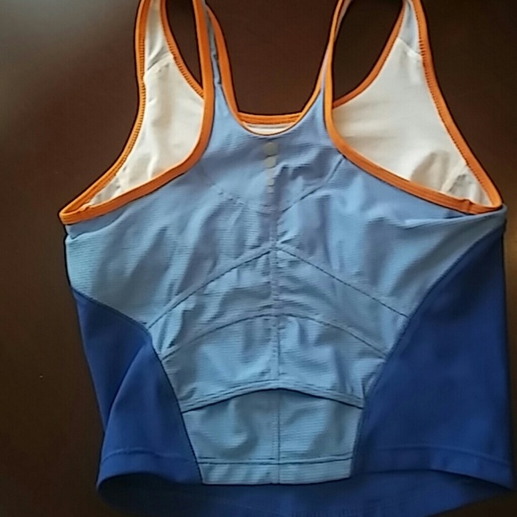 Nike - Picture 2 of 4